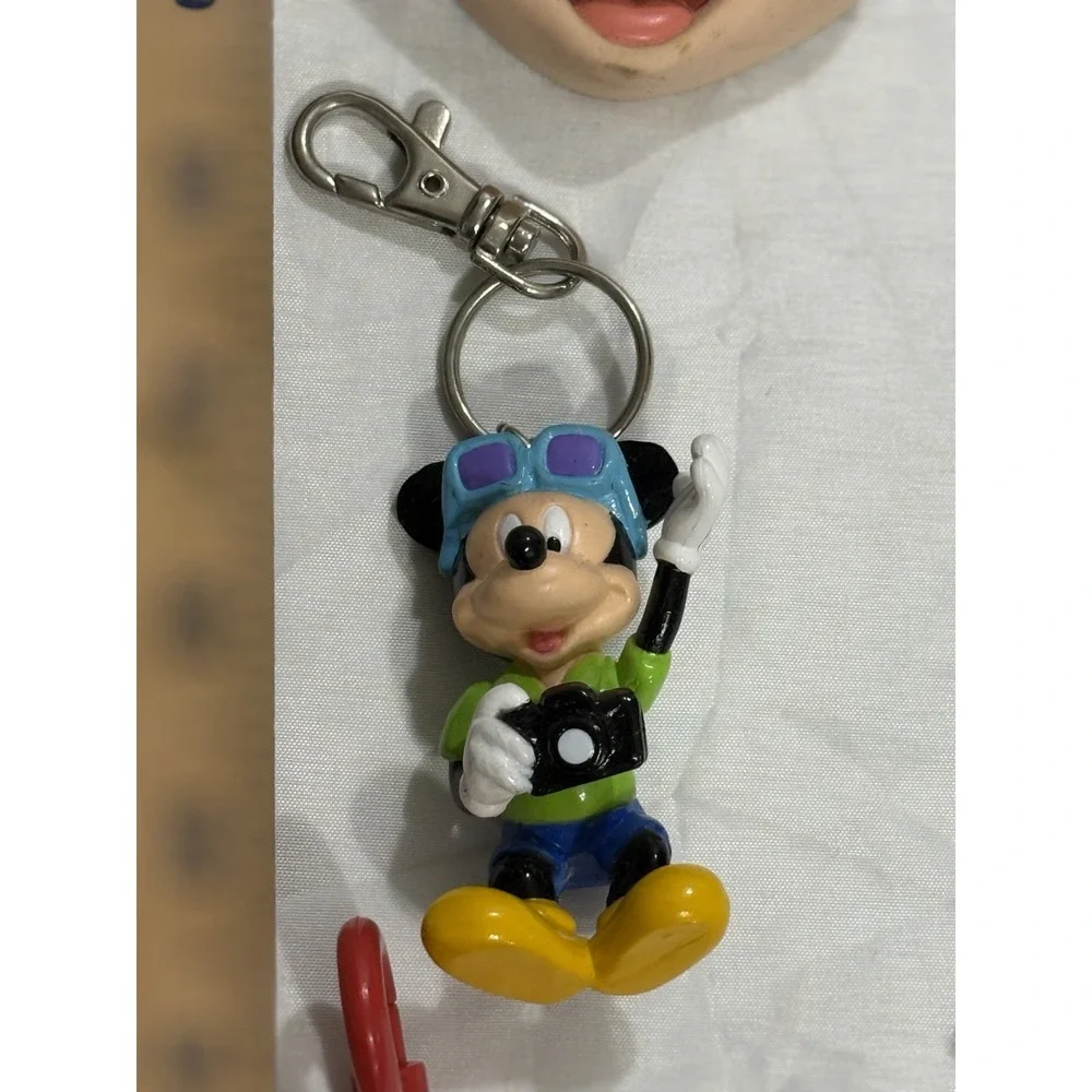 Mickey Mouse‎ Lot of  12 Vintage Figurine Keychains And 1996 Metal Tin And Clips